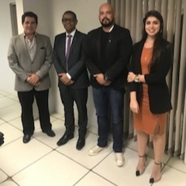 Reunião - Câmara de Educação Básica - Conselho Nacional de Educação! Professor Ivan! A minha direita - Brasília
